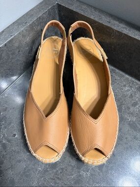 Toni Pons Leather Peep-Toe Espadrille Slingbacks - Tan